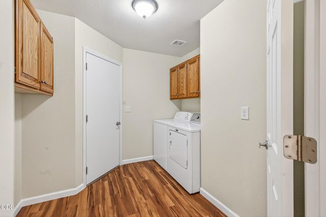 2990 NE Wells Acres Road, Bend, OR 97701