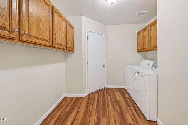 2990 NE Wells Acres Road, Bend, OR 97701