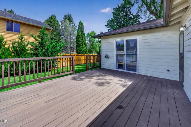 2990 NE Wells Acres Road, Bend, OR 97701