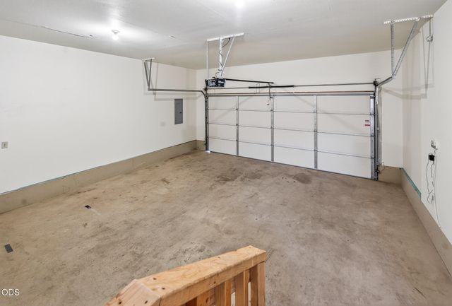2990 NE Wells Acres Road, Bend, OR 97701