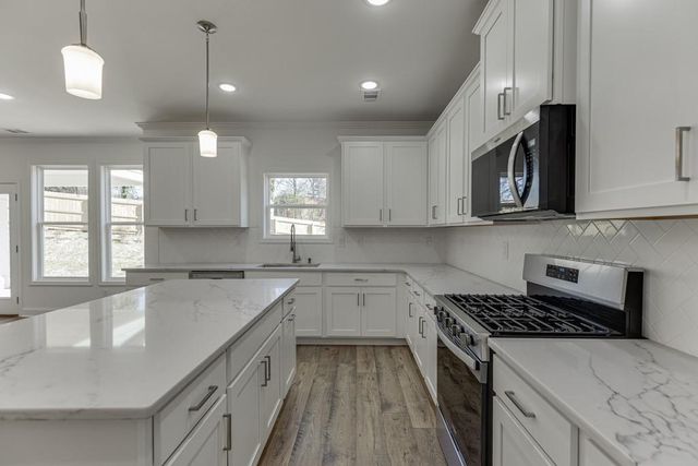 929 Lakeview, Commerce, GA 30529