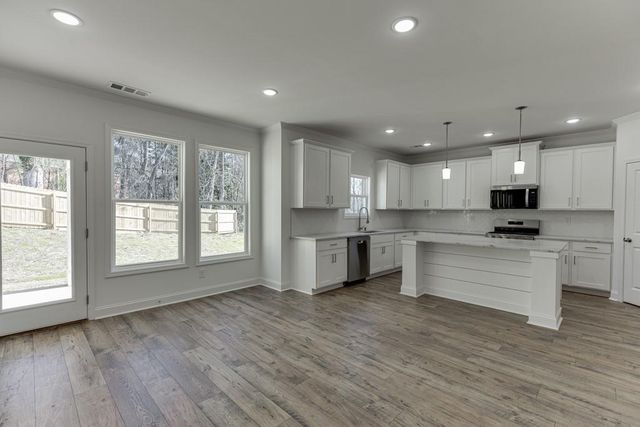 929 Lakeview, Commerce, GA 30529