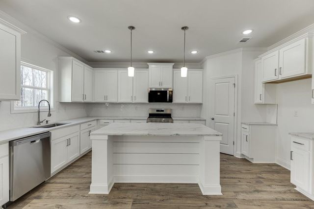 929 Lakeview, Commerce, GA 30529