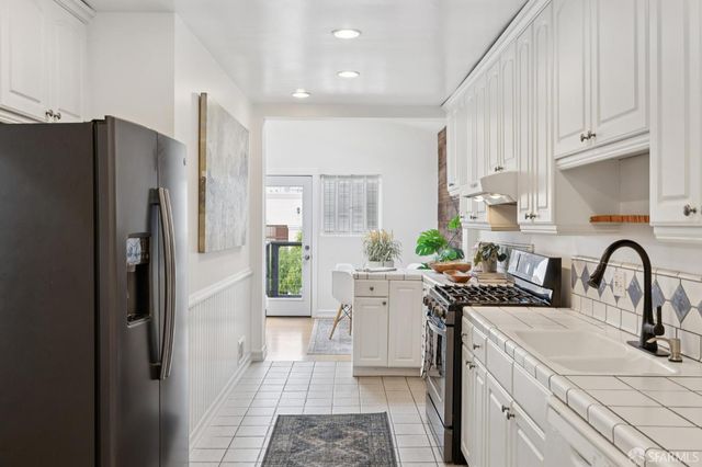 1439 22nd Avenue, San Francisco, CA 94122