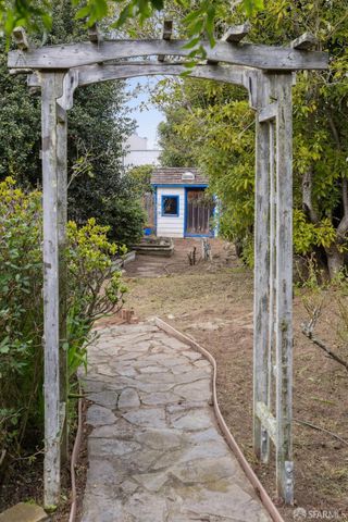 1439 22nd Avenue, San Francisco, CA 94122