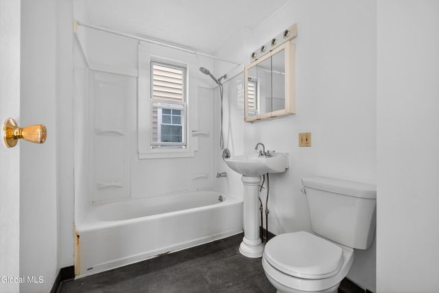 1525 6th Avenue, Watervliet, NY 12189