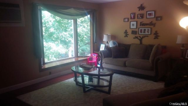 60 Halgren Crescent, Haverstraw, NY 10927