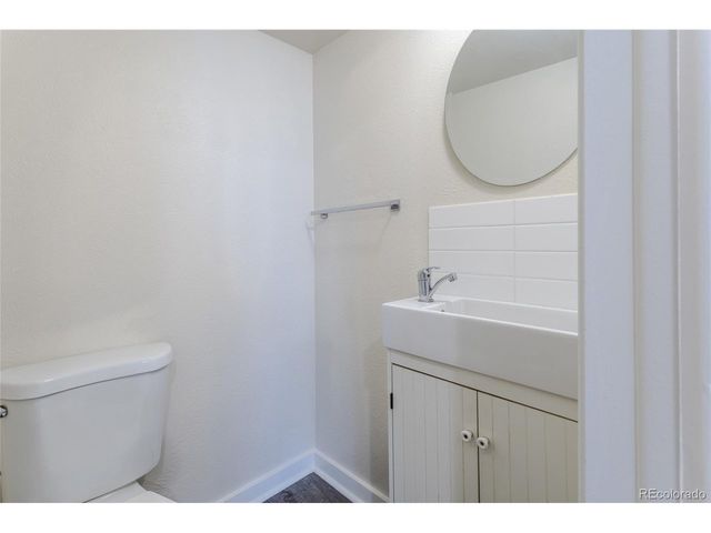 1200 S Monaco St Pkwy 17, Denver, CO 80224