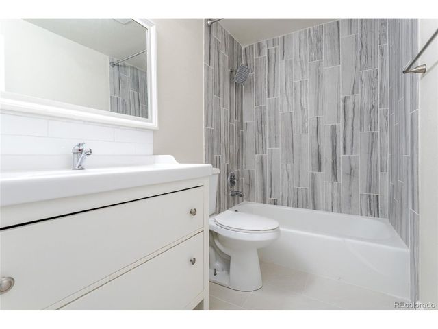 1200 S Monaco St Pkwy 17, Denver, CO 80224