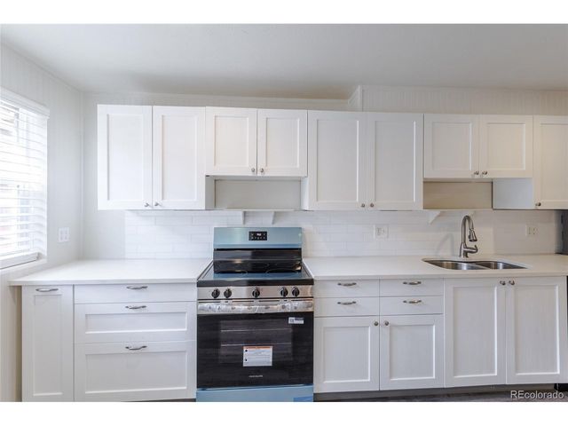 1200 S Monaco St Pkwy 17, Denver, CO 80224