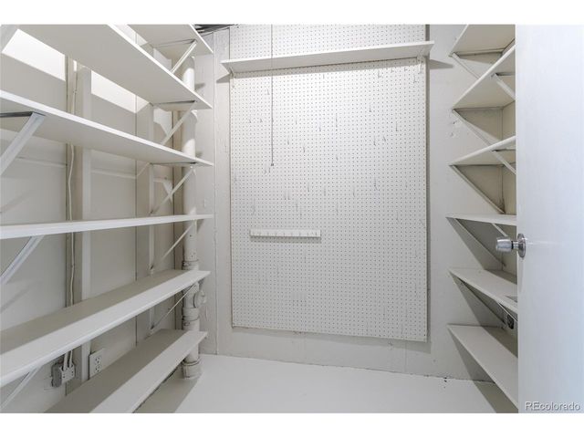 1200 S Monaco St Pkwy 17, Denver, CO 80224