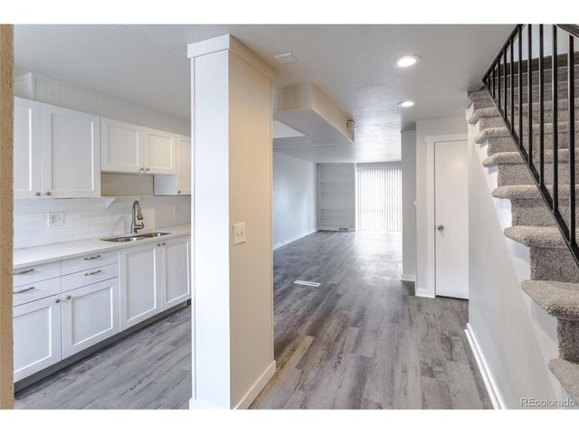 1200 S Monaco St Pkwy 17, Denver, CO 80224