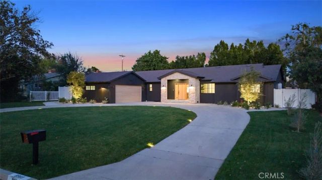 8960 Oak Park Avenue, Northridge, CA 91325