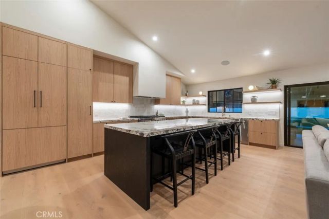 8960 Oak Park Avenue, Northridge, CA 91325