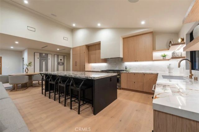 8960 Oak Park Avenue, Northridge, CA 91325