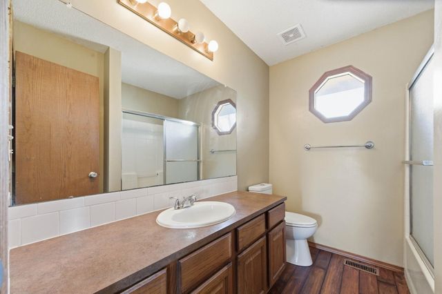 2002 N Parkdale Ct., Wichita, KS 67212