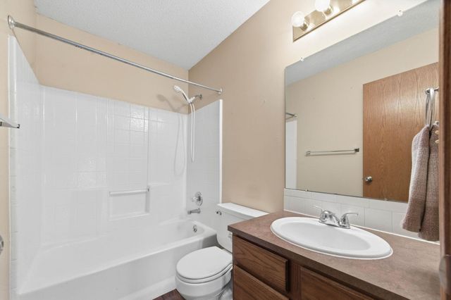 2002 N Parkdale Ct., Wichita, KS 67212