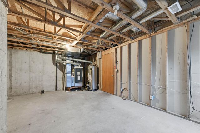 2002 N Parkdale Ct., Wichita, KS 67212