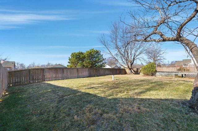 2002 N Parkdale Ct., Wichita, KS 67212