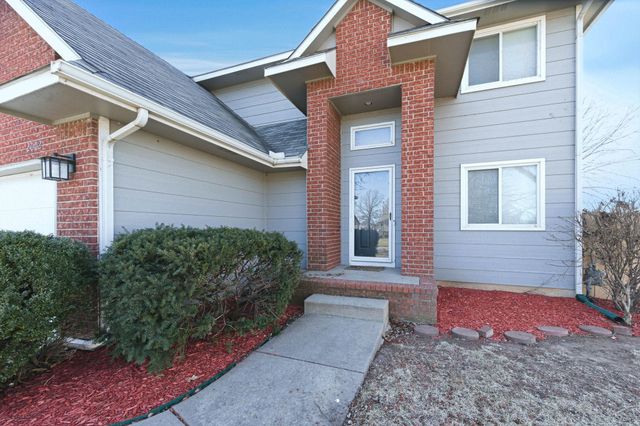 2002 N Parkdale Ct., Wichita, KS 67212