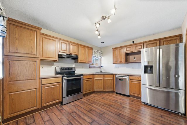 2002 N Parkdale Ct., Wichita, KS 67212