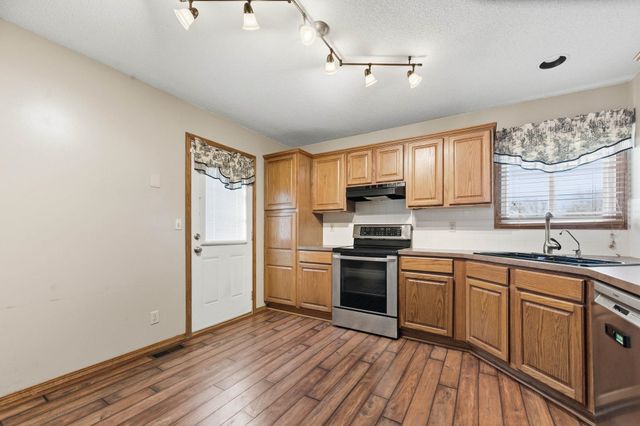 2002 N Parkdale Ct., Wichita, KS 67212