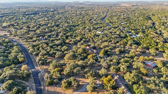 8040 Rolling Acres Trail, Fair Oaks Ranch, TX 78015