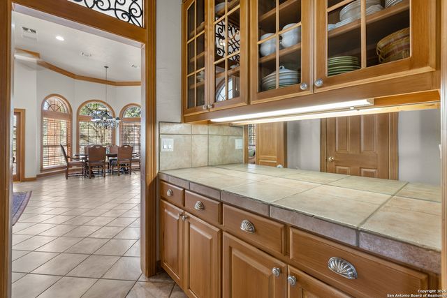 8040 Rolling Acres Trail, Fair Oaks Ranch, TX 78015