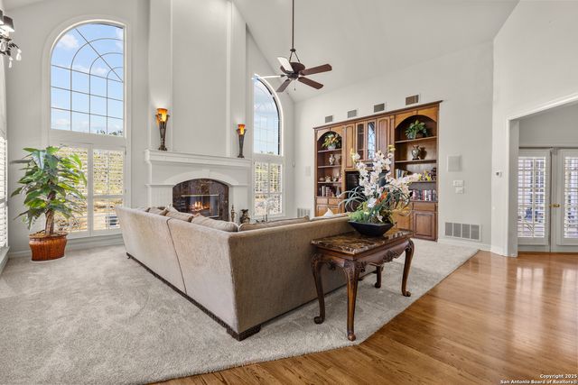 8040 Rolling Acres Trail, Fair Oaks Ranch, TX 78015