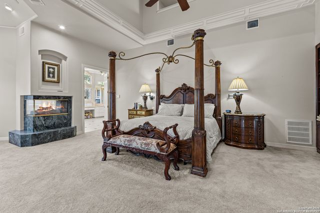 8040 Rolling Acres Trail, Fair Oaks Ranch, TX 78015