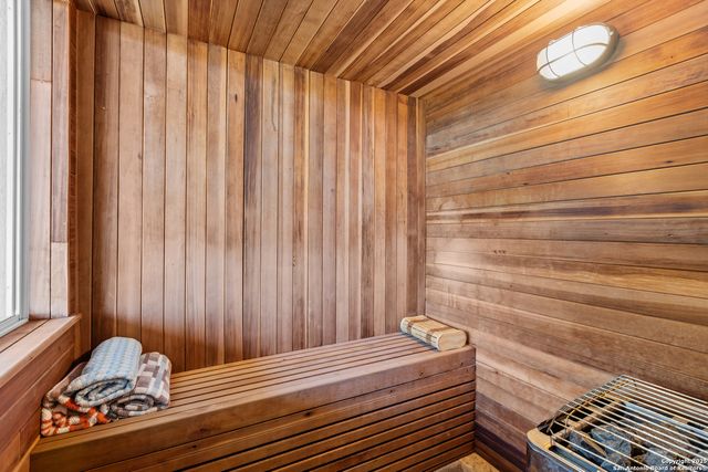 8040 Rolling Acres Trail, Fair Oaks Ranch, TX 78015