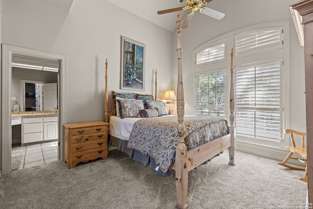 8040 Rolling Acres Trail, Fair Oaks Ranch, TX 78015