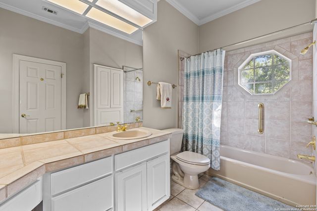 8040 Rolling Acres Trail, Fair Oaks Ranch, TX 78015