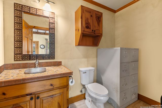 8040 Rolling Acres Trail, Fair Oaks Ranch, TX 78015