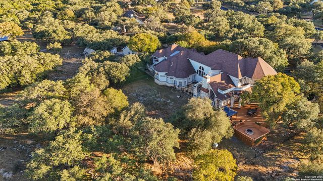 8040 Rolling Acres Trail, Fair Oaks Ranch, TX 78015