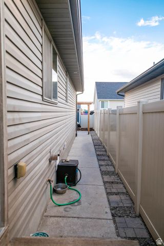 1534 E SHADOW DR, Eagle Mountain, UT 84005