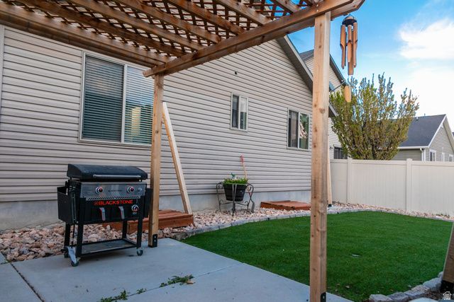 1534 E SHADOW DR, Eagle Mountain, UT 84005