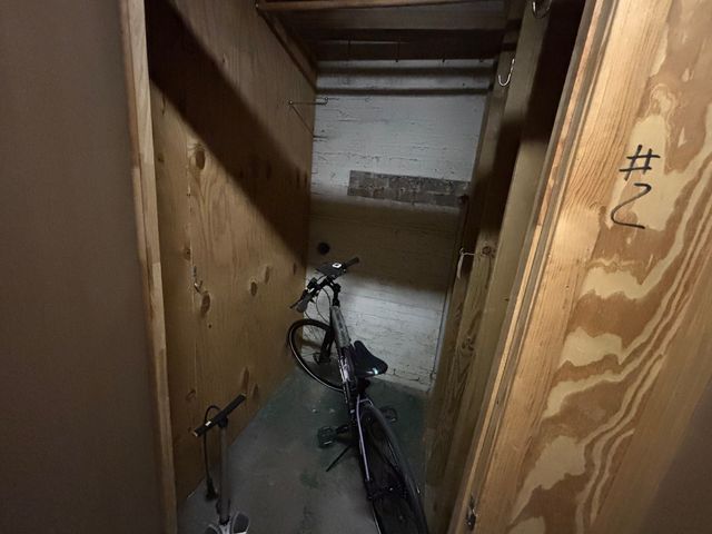 7649 N Eastlake Terrace 2F, Chicago, IL 60626