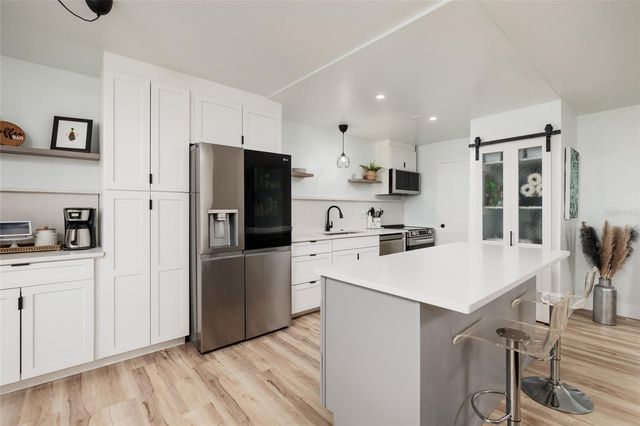 7200 SUNSHINE SKYWAY LANE S 3D, St Petersburg, FL 33711