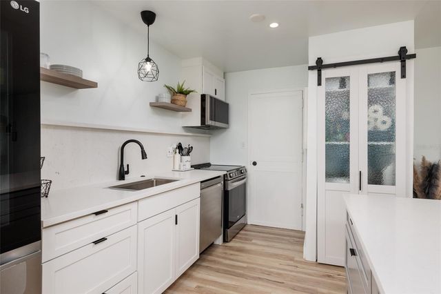 7200 SUNSHINE SKYWAY LANE S 3D, St Petersburg, FL 33711