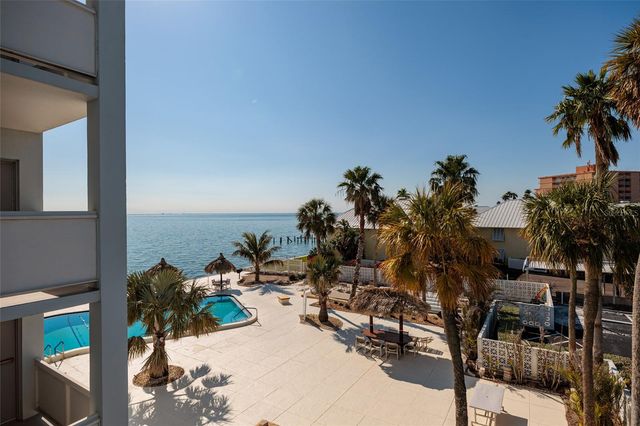 7200 SUNSHINE SKYWAY LANE S 3D, St Petersburg, FL 33711