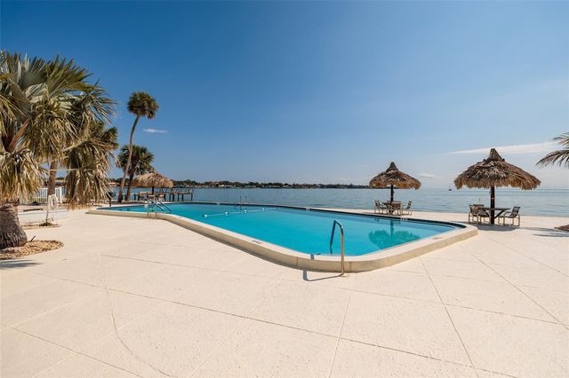 7200 SUNSHINE SKYWAY LANE S 3D, St Petersburg, FL 33711