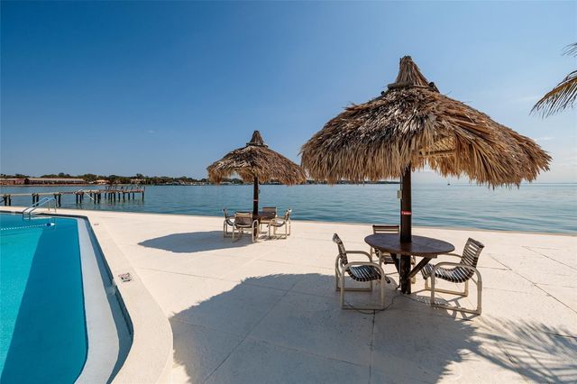 7200 SUNSHINE SKYWAY LANE S 3D, St Petersburg, FL 33711