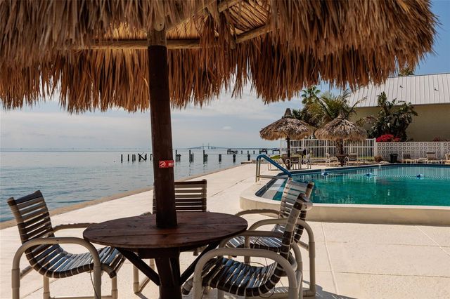 7200 SUNSHINE SKYWAY LANE S 3D, St Petersburg, FL 33711