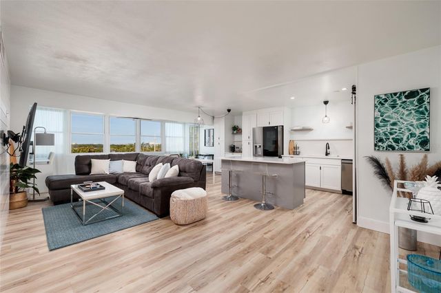 7200 SUNSHINE SKYWAY LANE S 3D, St Petersburg, FL 33711