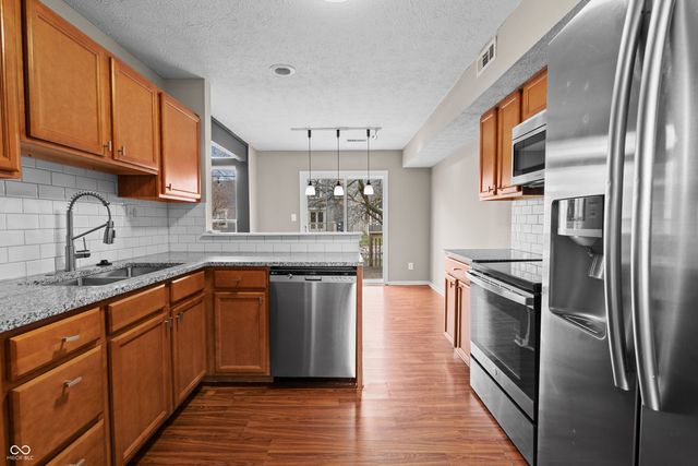 9479 Bridgewater Circle, Indianapolis, IN 46250