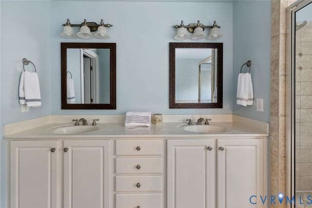 900 Railey Hill Ct, Midlothian, VA 23114