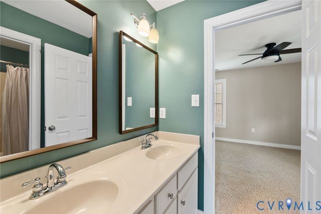 900 Railey Hill Ct, Midlothian, VA 23114