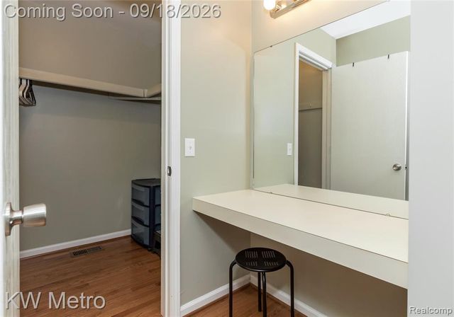 178 Meadow Lane Circle, Rochester Hills, MI 48307