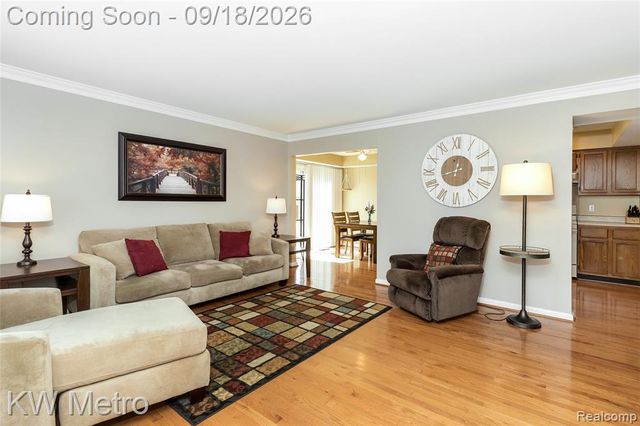 178 Meadow Lane Circle, Rochester Hills, MI 48307